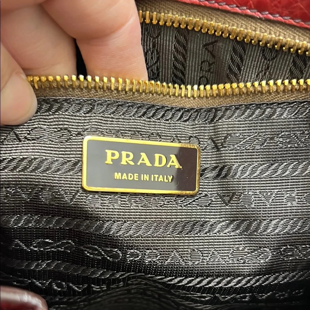 Prada Red pebble Leather Women's Bag with authentic dust bag - Picture 9 of 12